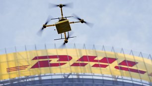 DHL nedidelių siuntų pristatymo skraidyklė „parcelcopter“