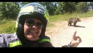 Motociklininko asmenukė su me&scaron;ka