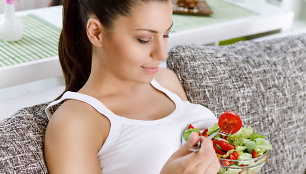 Nėštumo metu ypač svarbi sveika mityba