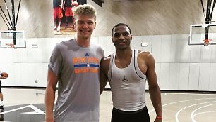 Mindaugas Kuzminskas ir Russellas Westbrookas