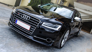 „Audi S8“