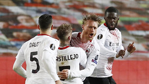&bdquo;AC Milan&ldquo; futbolininkai &scaron;venčia įvartį