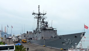 JAV karo laivas USS Taylor prisišvartavo Gruzijos uoste Batumyje