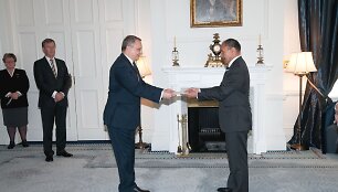 Lietuvos ambasadorius Egidijus Meilūnas rugpjūčio 26 dieną įteikė skiriamuosius ra&scaron;tus Naujosios Zelandijos Generaliniam Gubernatoriui Jerry Mateparae.