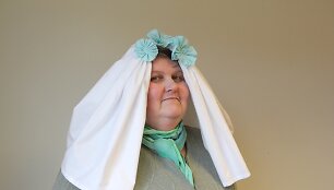 Spektaklio &bdquo;Feast Fashion&ldquo; aktoriai vilkės benamių kurtus kostiumus