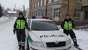 Paruliai  Giedrius Petraitis ir patrulė Simona Kymantaitė.