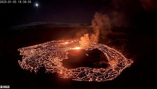 Vėl pradėjo veržtis Havajuose esantis Kilauėjos ugnikalnis