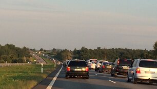 Kam&scaron;tis autostradoje prie&scaron; Kryžkalnį