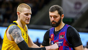 Aaronas White'as ir Nikola Mirotičius