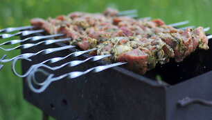 &Scaron;a&scaron;lykai citrinų marinate