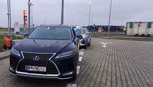 Lenkijoje įkliuvo neblaivus lietuvis su vogtu „Lexus“