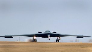 Iš Libijos grįžęs JAV „B-2 Spirit“ bombonešis