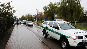 Automobilis &bdquo;Opel&ldquo; partrenkė moterį 