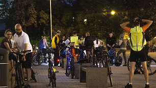 Naktinė &bdquo;kritinė masė&ldquo; kartu su &bdquo;Bike Ride Vilnius&ldquo;
