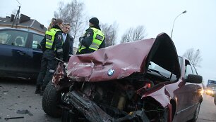 &bdquo;Volkswagen&ldquo; ir BMW avarija Panevėžyje