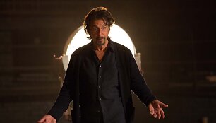Venecijos kino festivalio konkursas: Barry Levinson filmo &bdquo;Septintas veiksmas&ldquo; recenzija