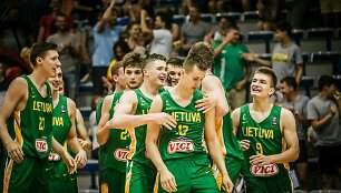 Lietuvos jaunimo (iki 18 metų) krep&scaron;inio rinktinė. Simas Jarumbauskas.