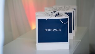 Dovanų mai&scaron;eliai su Vokietijos žiniasklaidos milžinės &bdquo;Bertelsmann&ldquo; logotipu