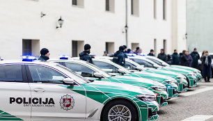 NATO viršūnių susitikimui policijos įsigytų automobilių perdavimo ceremonija