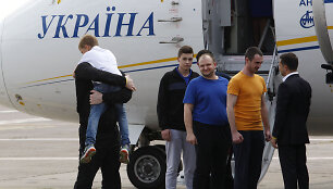Į Ukrainą sugrįžę politiniai kaliniai
