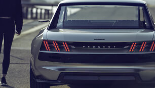 &bdquo;Peugeot e-LEGEND CONCEPT&ldquo;