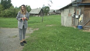 Katažina Zvonkuvienė savo vaikystės namuose Padvarionyse