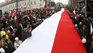 Po prezidento Lecho Kaczynskio žūties Valdo Adamkaus stabilizuoti Lietuvos ir Lenkijos santykiai atsidūrė aklavietėje.