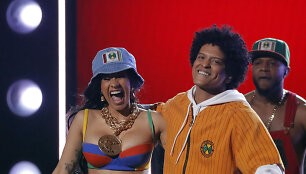 Cardi B ir Bruno Mars