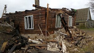 Močiutė ne tik liko visi&scaron;kai be nieko, bet ir gaisro metu apdegė, patyrė didžiulį i&scaron;gąstį, o pragari&scaron;ką vakarą prisimena su siaubu akyse. 