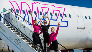 &bdquo;Wizz Air&ldquo; skrydžio palydovės