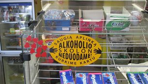 Socialinės akcijos „Alkoholio skolon neduodame“ lipdukas