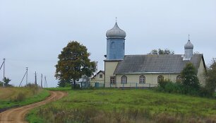 Apvogta Paežerių bažnyčia
