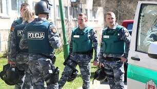 Klaipėdos mieste pareigūnai surengė pratybas ir mokėsi likviduoti visuomenei kilusias grėsmes.