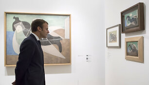 Prancūzijos prezidentas Paryžiuje atidarė didelę Picasso parodą