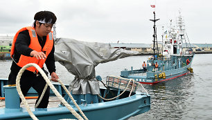 Japonų žvejai pirmadienį pirmą kartą per daugiau nei tris dešimtmečius išplaukė į komercines banginių medžiokles