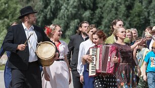 Liepos 6-ąją &scaron;iauliečiai at&scaron;ventė sugrįždami į tarpukarį