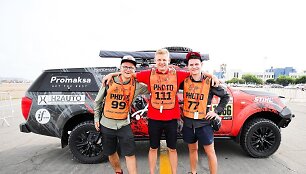 Projekto &bdquo;iGo2Dakar&ldquo; nariai Mindaugas, Andrius, Mantas
