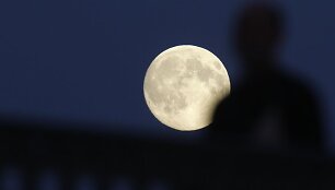 &bdquo;Supermėnulis&ldquo; Sankt Peterburge, Rusijoje