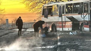 Rusija smogė kalnakasių autobusui Ukrainoje