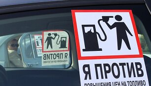 Rusai irgi protestuoja prie&scaron; degalų brangimą.
