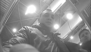Islandijos plente esančiame prekybos centre buvusį bankomatą nuniokojo du vyri&scaron;kiai