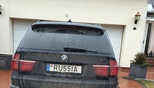 Automobilis su numeriu RUSSIA