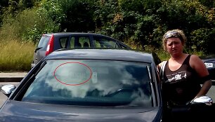 &bdquo;Seat&ldquo; ir jo vairuotoja: plika akimi ant sėdynės palikta liemenė esą puikiai matėsi, tik nuotraukoje trukdo atspindžiai.