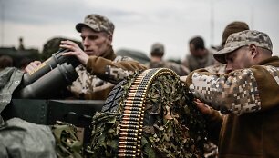 Tarptautinėse pratybose Latvijoje &bdquo;Silver Arrow 2016&ldquo; Lietuvos kariai treniruojasi planuoti ir įgyvendinti gynybines operacijas
