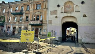 Statybvietėse – išskirtinė akcija: Vilniaus duobes tvarko savivaldybė, o Ukrainai reikia paramos