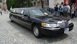 Iš trečiosios Lincoln Town Car kartos automobilių tikriausiai buvo sukurta daugiausiai limuzinų. (Pavel Ševela, Wikimedia(CC BY-SA 3.0)