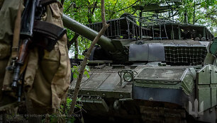 Ukrainos kariai iš 68-osios brigados sėkmingai užėmė vieną moderniausių Rusijos pagrindinių kovos tankų T-90M „Proryv“.