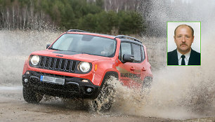 „Jeep Renegade“ ir Kazlų Rūdos savivaldybės administracijos vadovas Valdas Kazlas