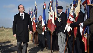 F.Hollande'as apsilankė buvusioje pagrindinėje internuotų čigonų stovykloje Montrej Belė.