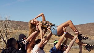 &bdquo;H&M&ldquo; linijos specialiai &bdquo;Coachella&ldquo; festivaliui drabužiai